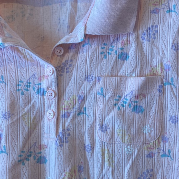 New without tags top - Picture 2 of 3